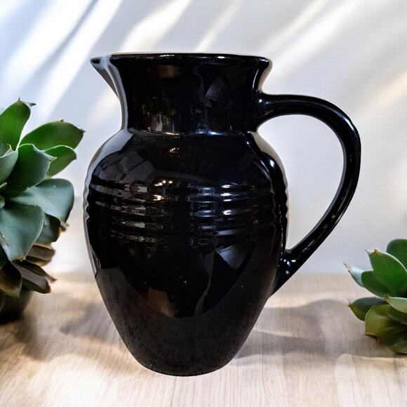 Le Creuset Stoneware Large 2Qt Pitcher Water Jug Black 9" Tall 12-25 - Picture 3 of 16